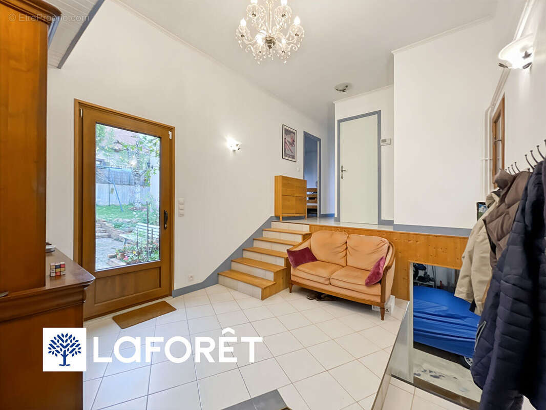 Maison à SAULX-LES-CHARTREUX