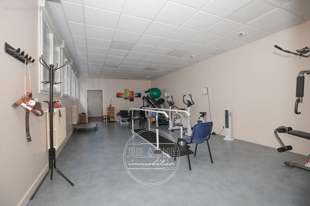 Immeuble de rapport aux multiples possibilités   Secteur Gare des Charentes - photo 4