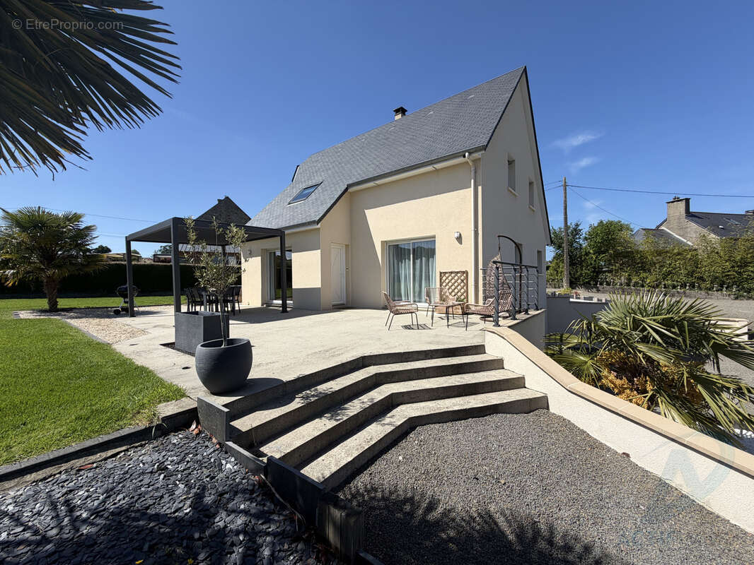 Maison à LA CHAPELLE-BICHE