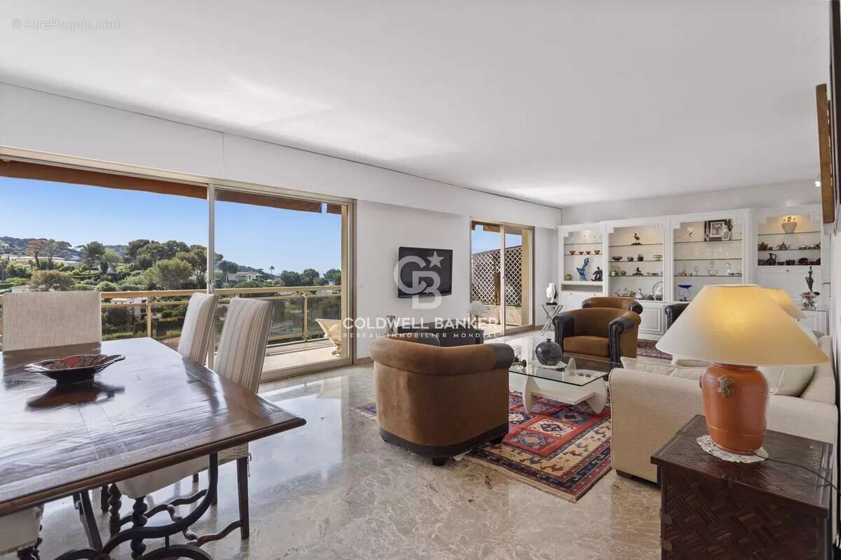 Appartement à LE CANNET