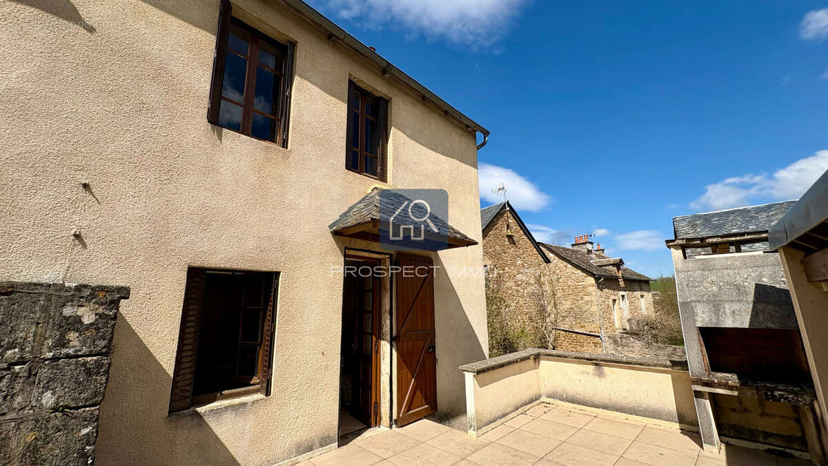 Maison à MONTROZIER