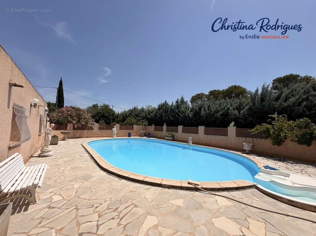 Lorgues villa t6 piscine garage - photo 4