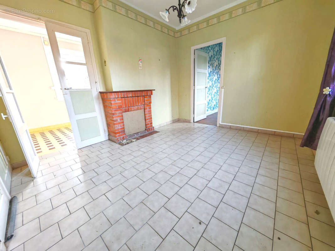 Maison à SAINT-SAUFLIEU