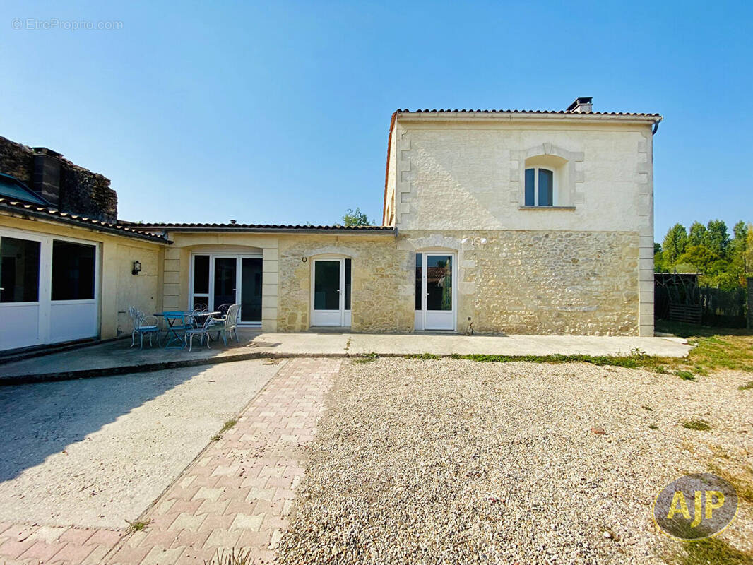 Maison à VALEYRAC