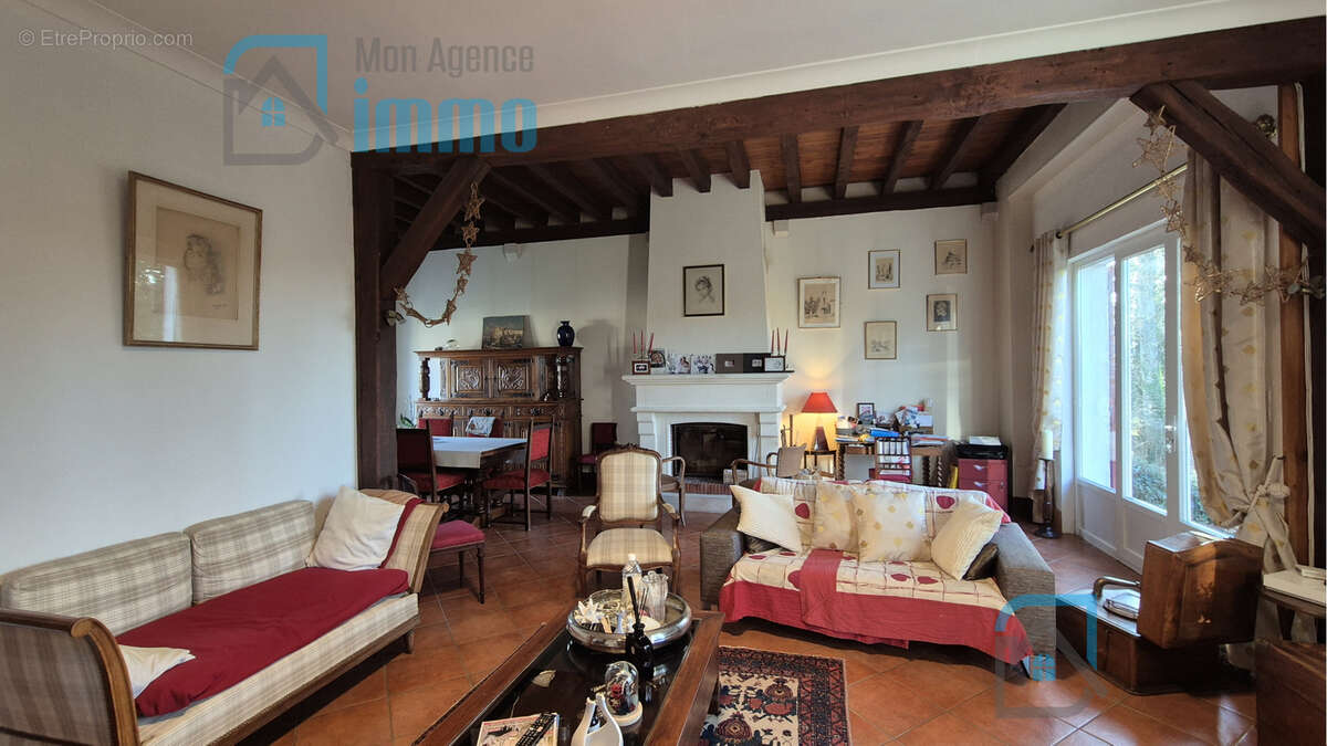 Maison à MEHUN-SUR-YEVRE