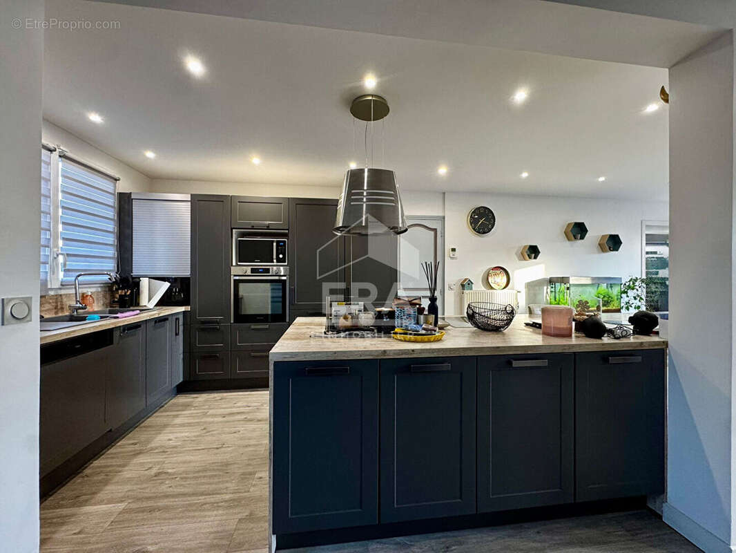 Maison à COMBS-LA-VILLE