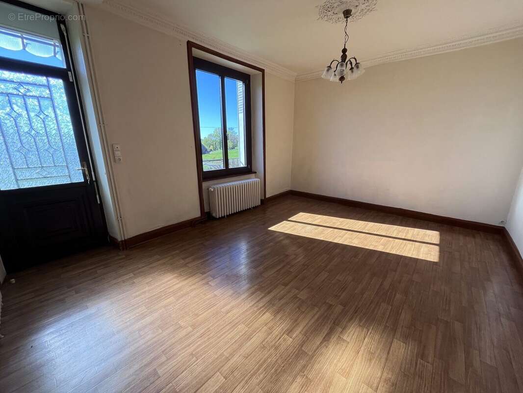 Salle à manger - Maison à LE MONTEIL