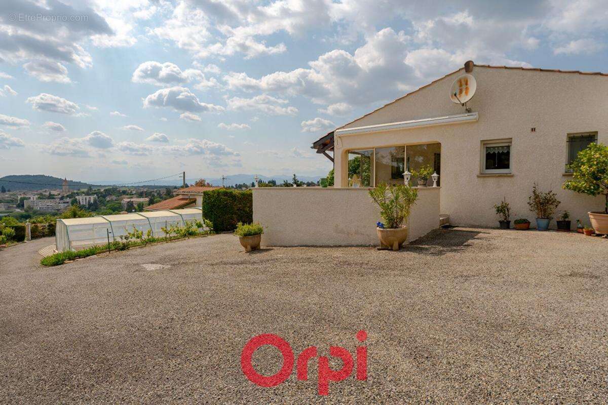 Maison à VILLENEUVE-DE-BERG