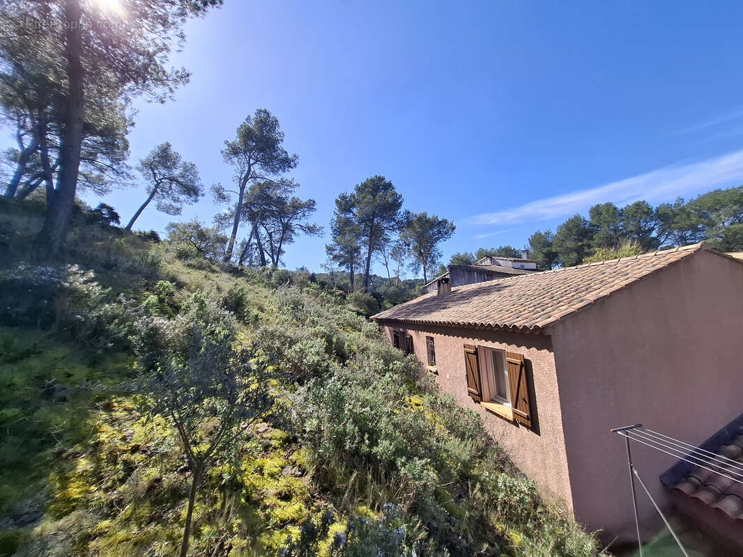 Maison à SAINT-ETIENNE-DU-GRES