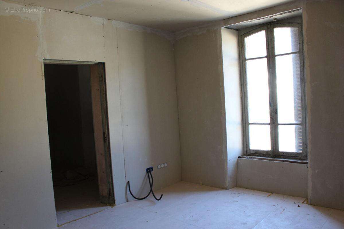 Appartement à BORT-LES-ORGUES