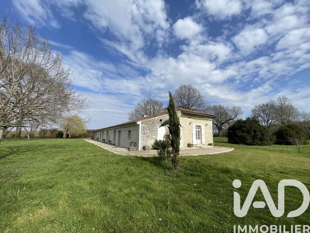 Photo 3 - Maison à CHEPNIERS