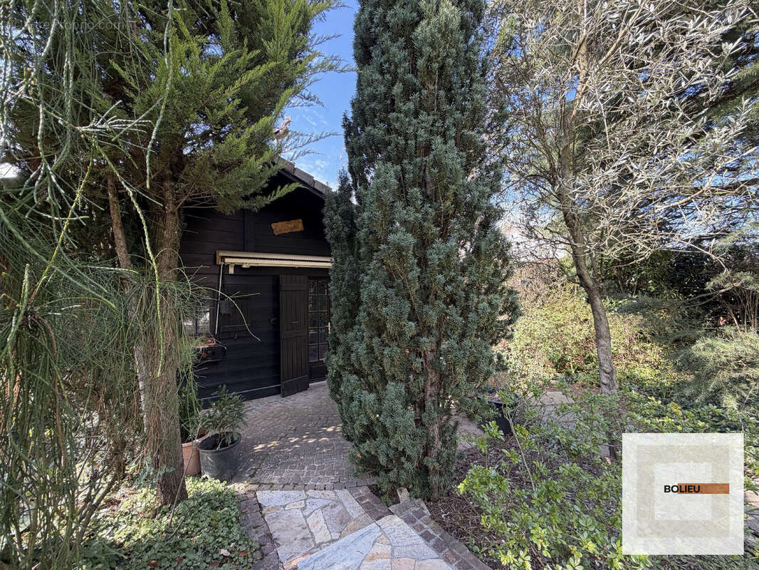 Maison à CRANVES-SALES