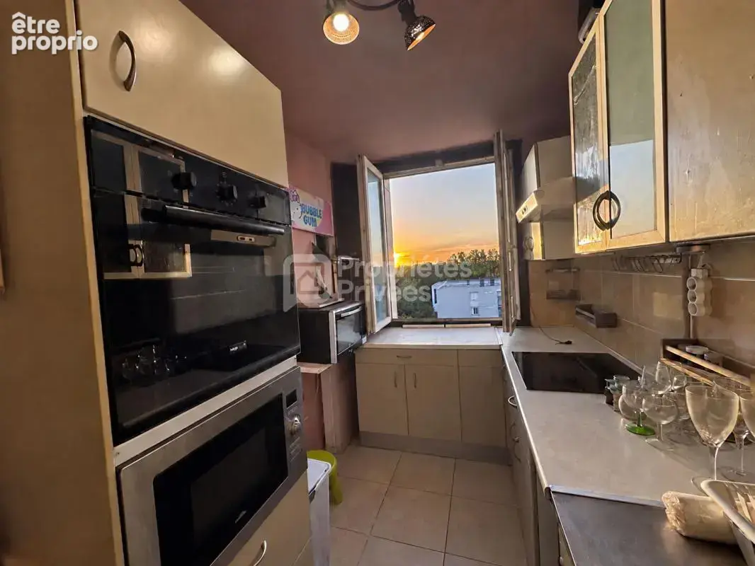 94190 VILLENEUVE SAINT GEORGES - T3 Appartement familial lumineux de 64 m² avec box - Vue dégagée - photo 5