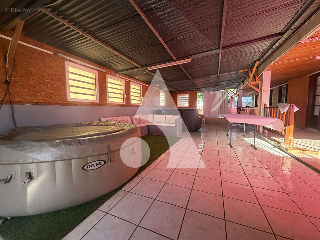 En exclusivité ! Maison F6 fort potentiel sur plus de 660m² à la Ravine des Cabris - photo 8