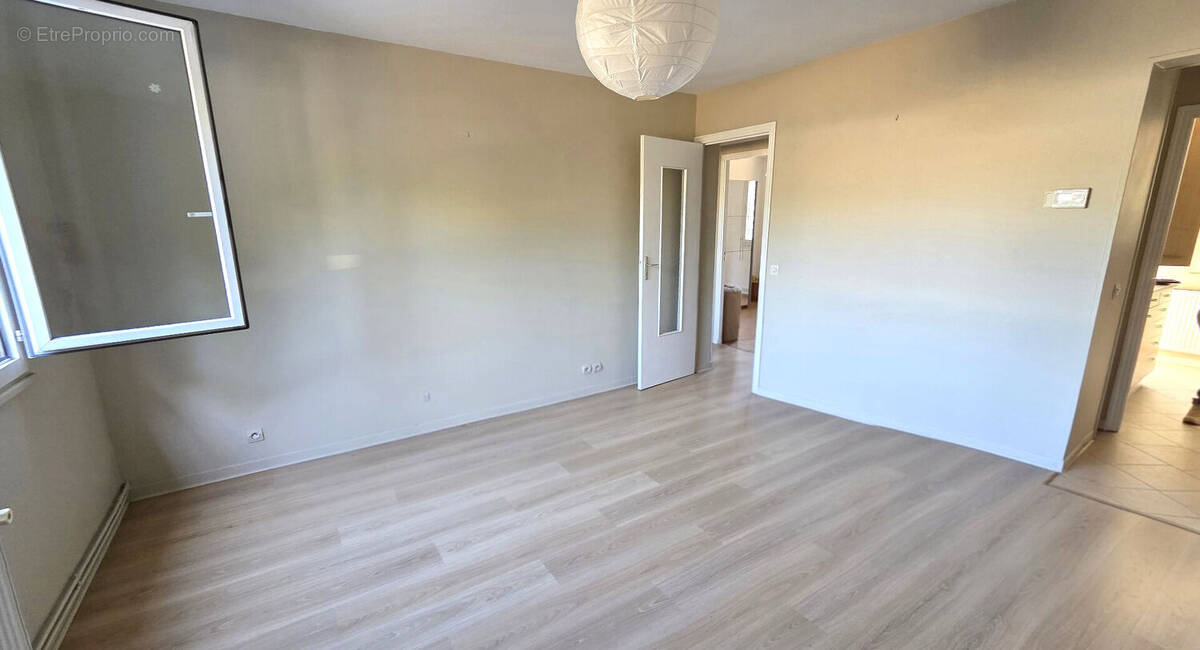 Appartement à HOUILLES