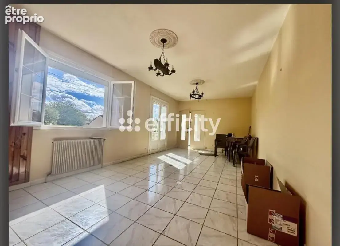 Maison 5 pièces 91 m² à vendre à Civray (18290) - photo 2