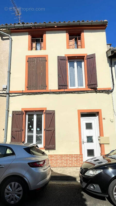 Maison à SAINT-NICOLAS-DE-LA-GRAVE