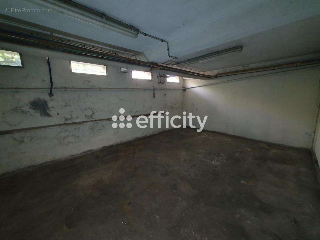 Commerce à CONDE-SUR-L&#039;ESCAUT