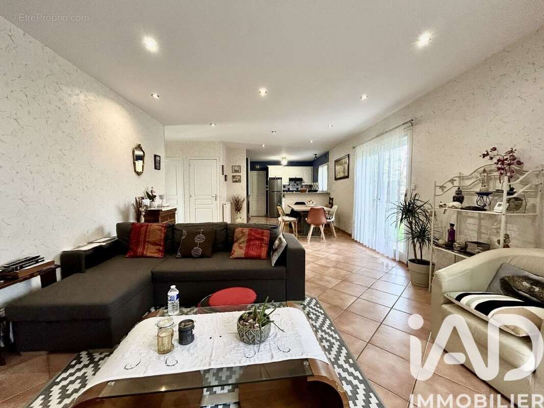 Photo 7 - Maison à NAVES