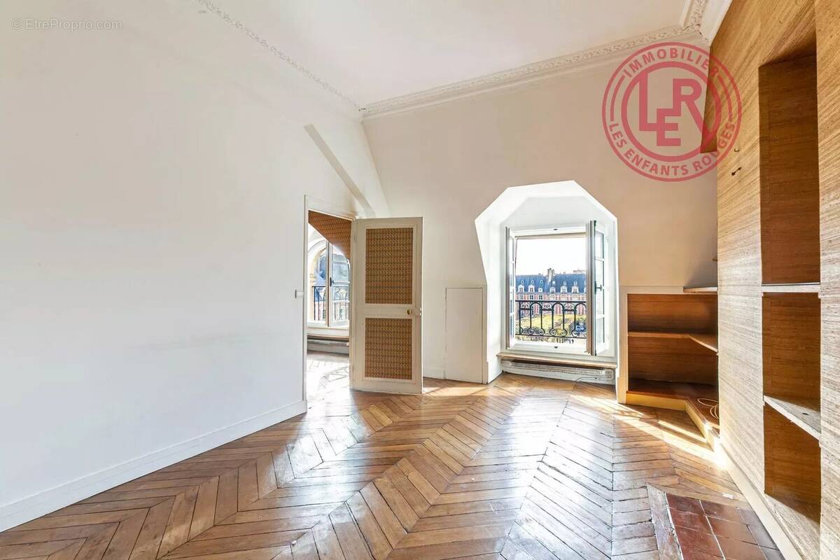 Appartement à PARIS-3E