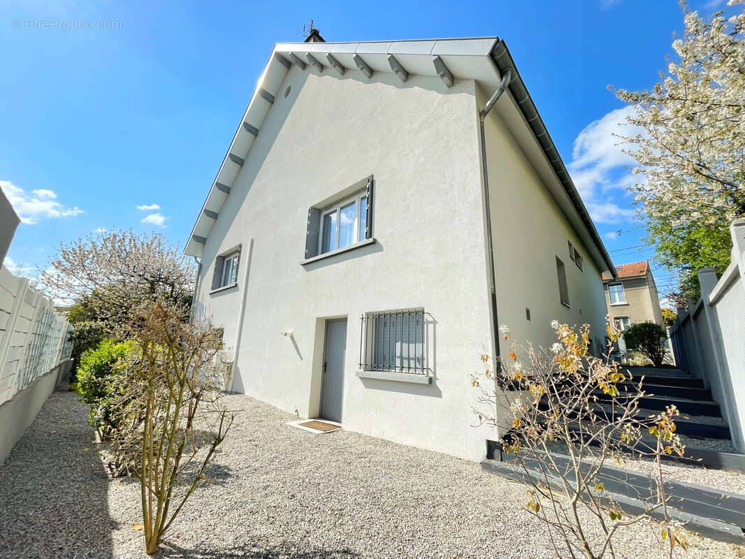 Maison à OULLINS