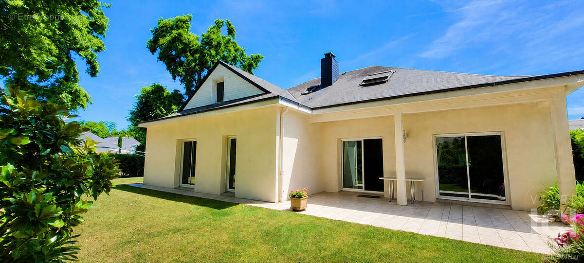 Maison à SAINTE-LUCE-SUR-LOIRE
