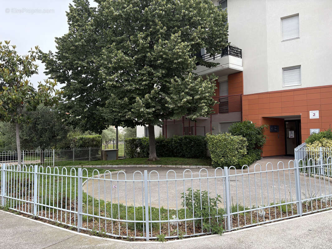 Nice saint isidore - agreable deux pieces avec garage dans residence recente - photo 7