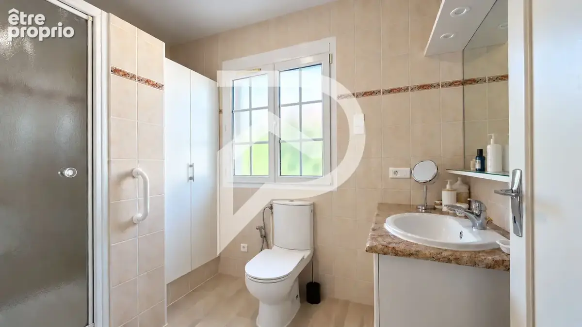 Maison de plain-pied 142 m² avec dépendance aménagée  4 chambres terrain 1 000 m² - photo 17