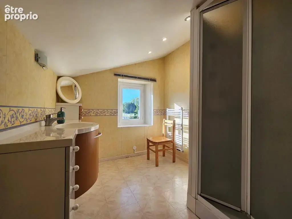 Maison principale 189 m2 5 chambres + maison secondaire 60 m2   Terrain 3235 m2 - photo 6