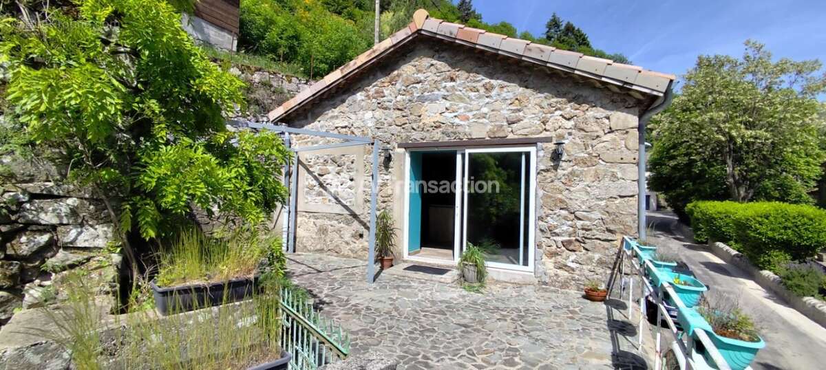 Maison à SAINT-JULIEN-DU-GUA
