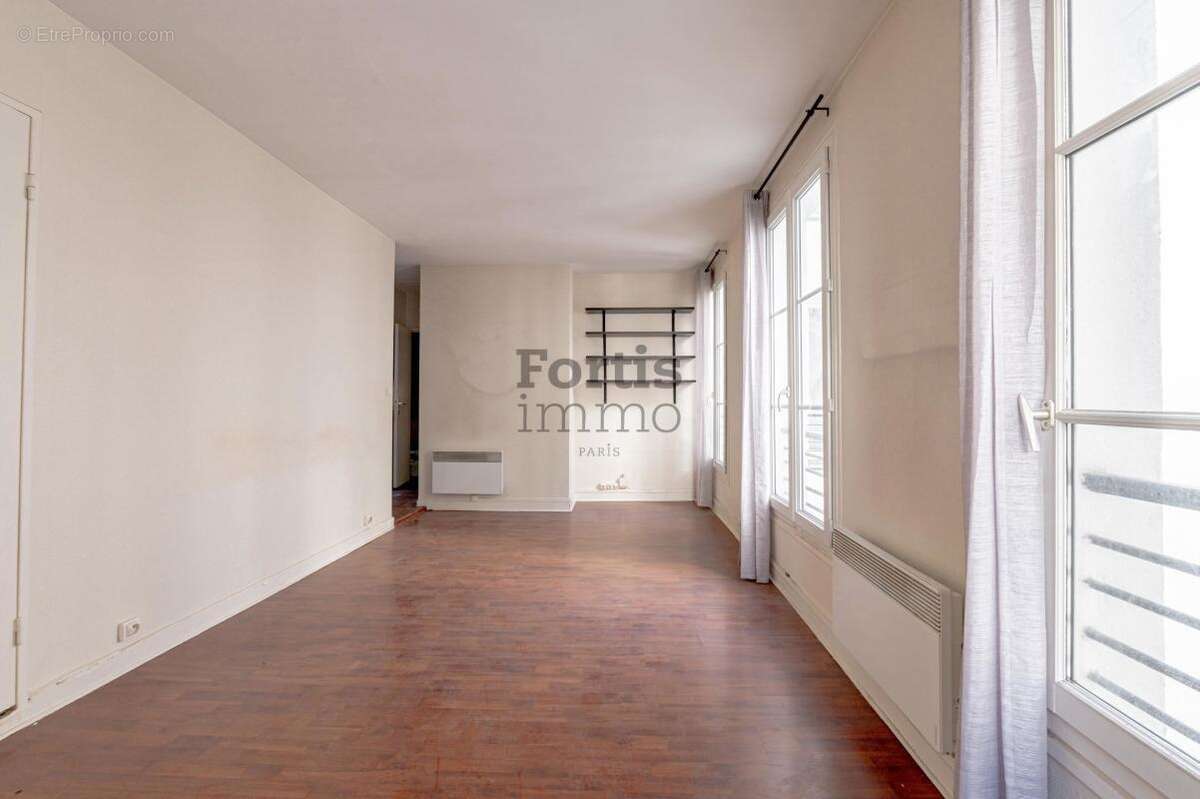 Appartement à PARIS-3E