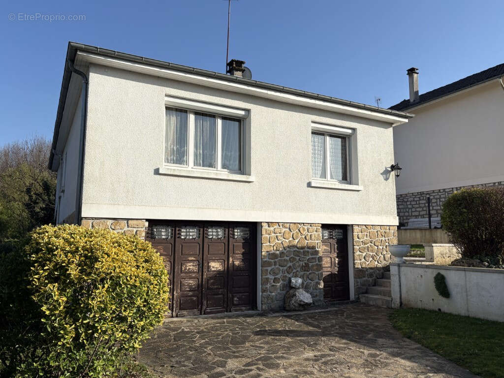 Maison à ARNAC-POMPADOUR