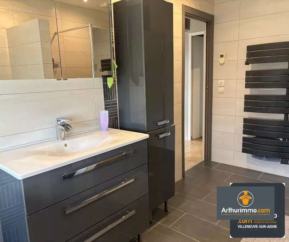 Maison à NEUFCHATEL-SUR-AISNE