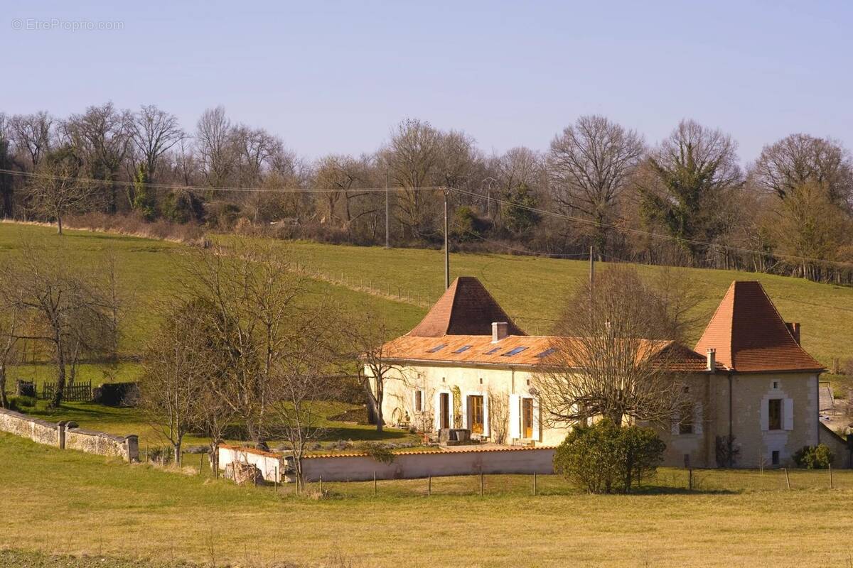 Maison à TOCANE-SAINT-APRE