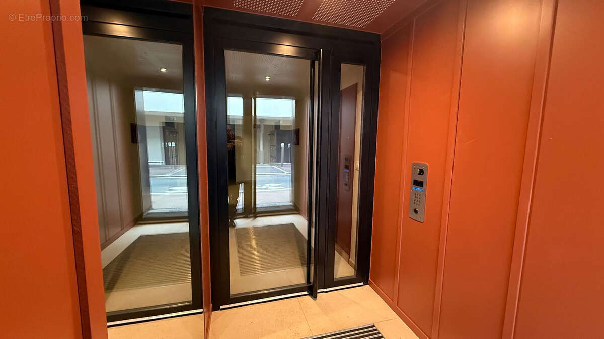 Appartement à SURESNES