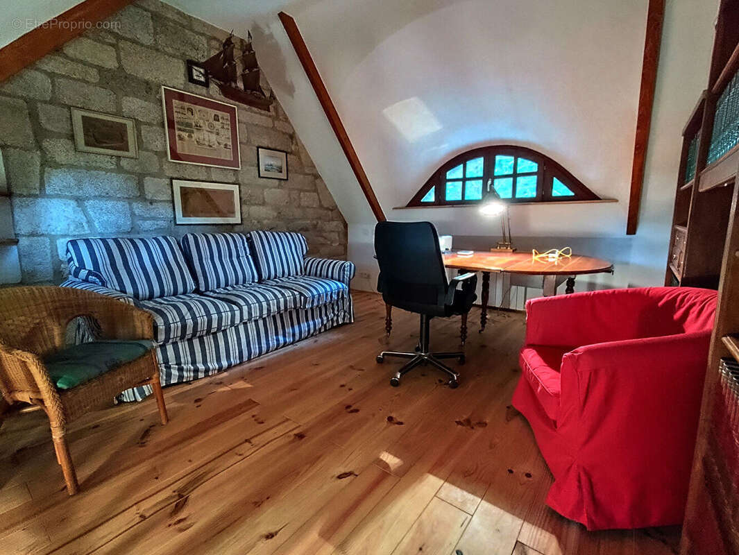 Maison à COMBRIT