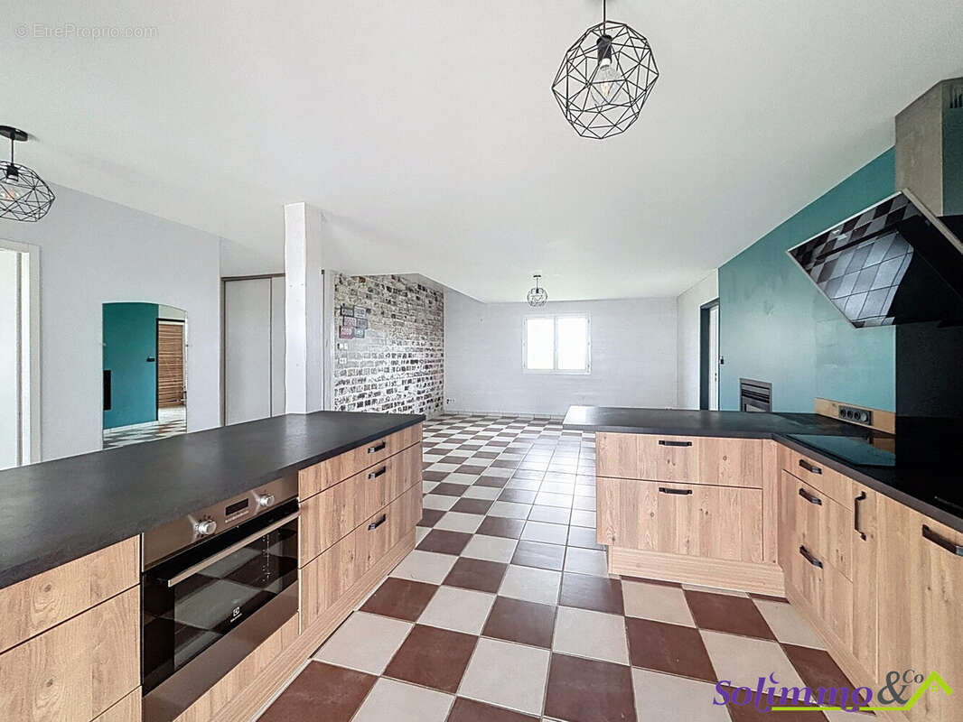 Maison à VEYRINS-THUELLIN