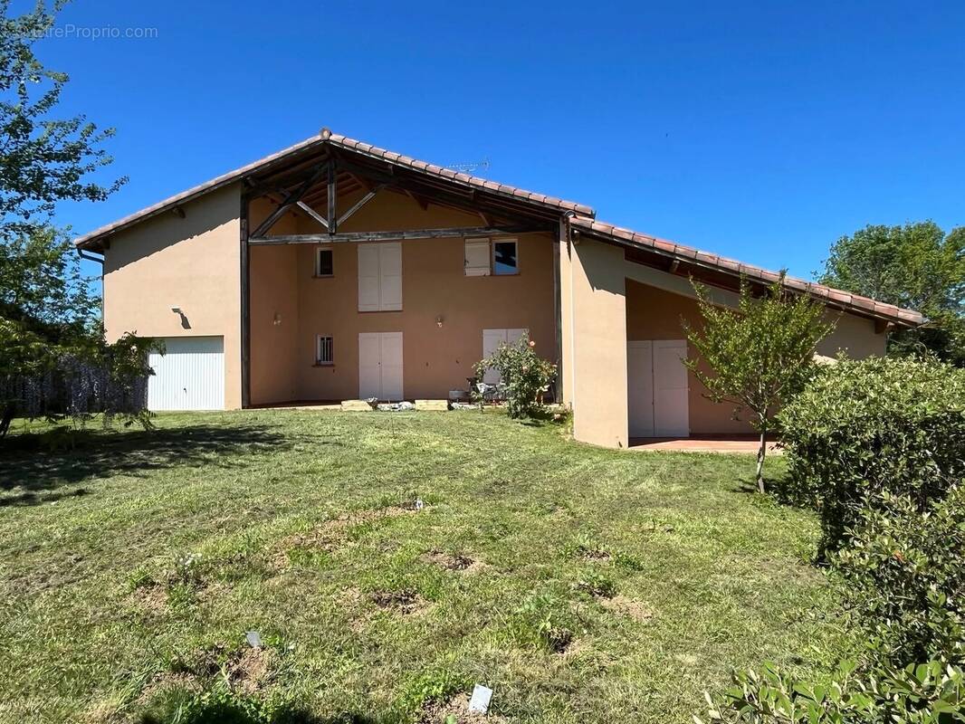 Appartement à LEZAT-SUR-LEZE
