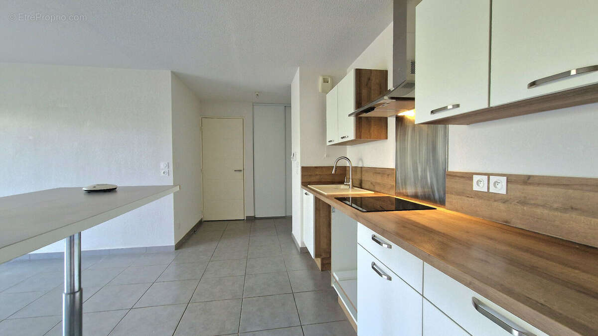 Appartement Frejus 3 pièces 62.15 m2 terrasse et stationnement privatif - photo 2