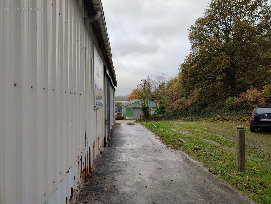 Commerce à PLEVENON