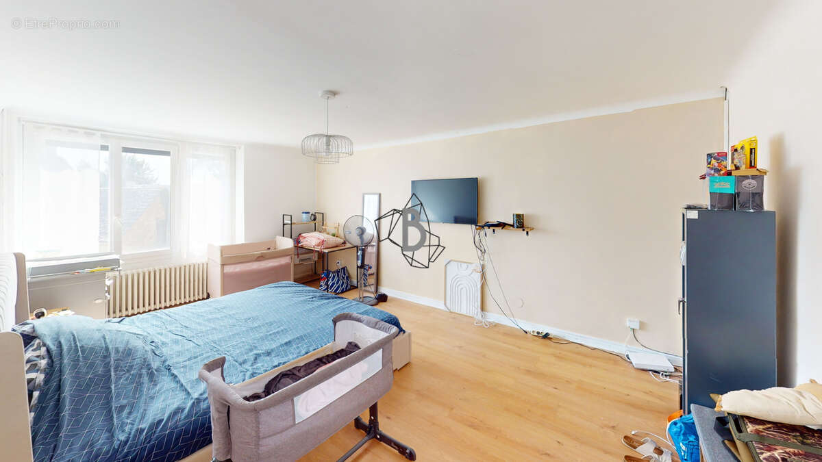 Maison T5 - 143 m2 - Comps-La-Grand-Ville - photo 8