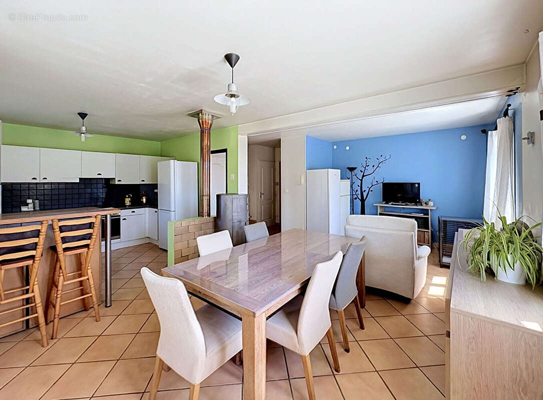 Maison à SCIENTRIER