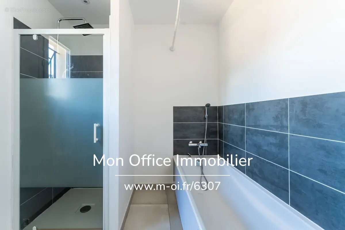 Maison à LE PUY-SAINTE-REPARADE