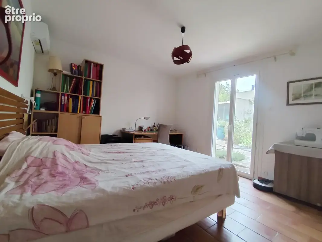 Nîmes, Secteur Cadereau / Bas Kennedy - Belle maison T6 avec jardin et dépendances - photo 9