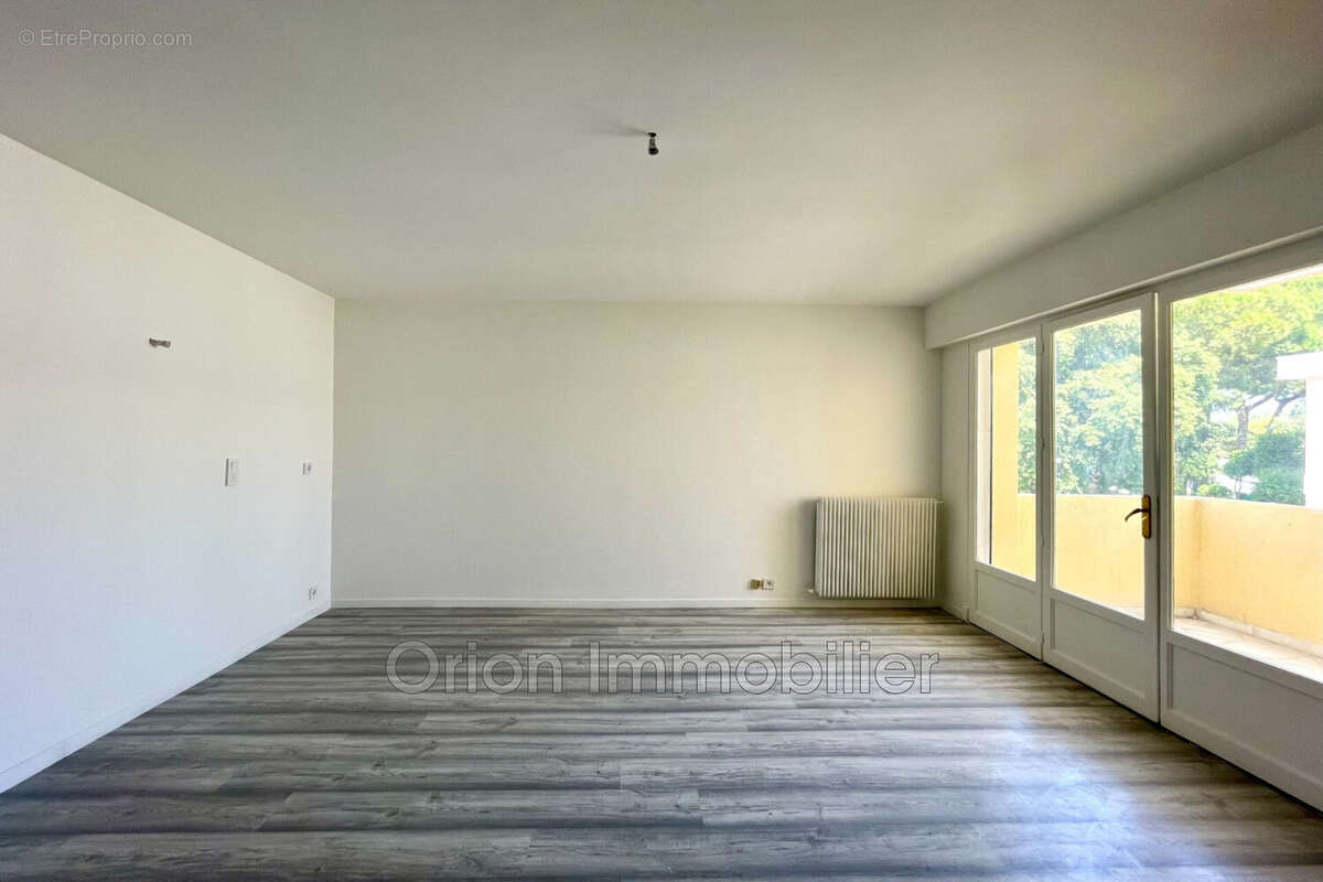 Appartement à MANDELIEU-LA-NAPOULE