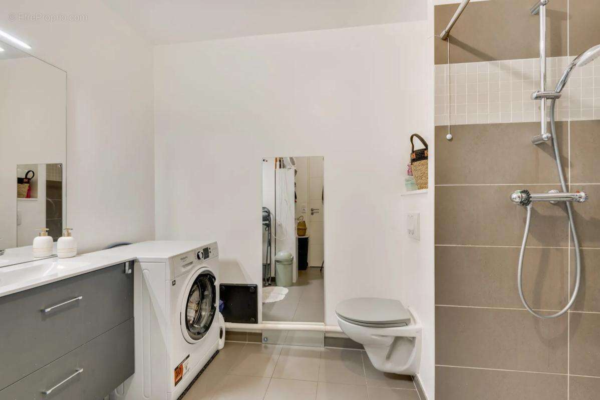 Appartement à LA GARENNE-COLOMBES