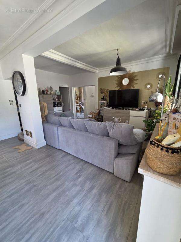 Mauguio – Ensemble immobilier : résidence principale + 5 appartements - photo 9