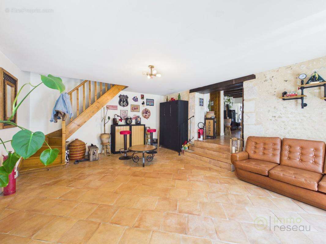 Maison 209 m² à Saint-Georges-Des-Agouts  - photo 5
