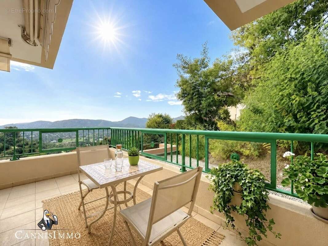 Appartement à MANDELIEU-LA-NAPOULE
