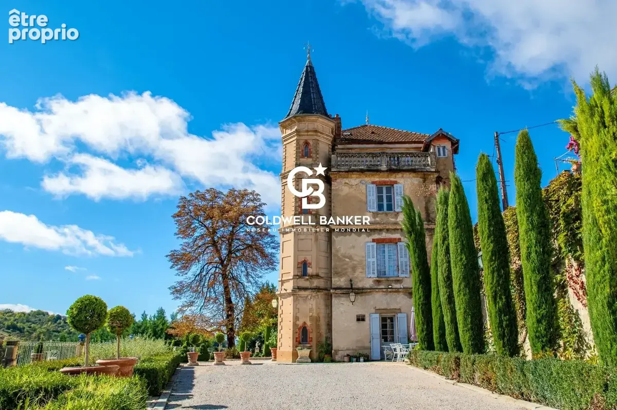 Château d’exception en haute-provence – un domaine historique au charme intemporel - photo 1